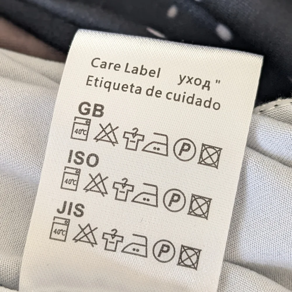 🔴3/$10 Black Skull "Rhinestone" Print Tee NWT sz S - Picture 7 of 7